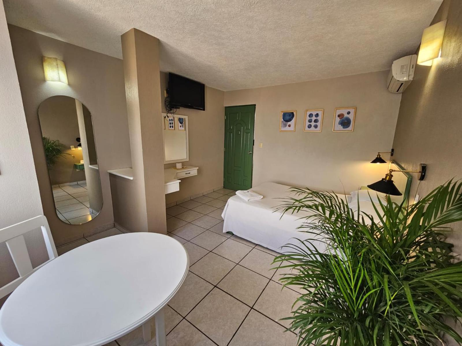 Hotel Punto Poza Rica Exterior photo